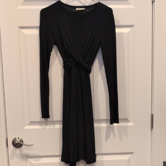 NWOT Tie Back Black Long Sleeve Dress - Picture 1 of 2